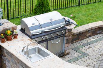 Can You Use a Regular Grill in an Outdoor Kitchen?