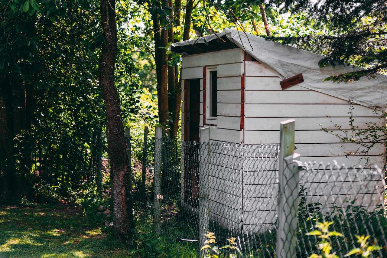 How Close Is Too Close For Your Shed To The Fence?